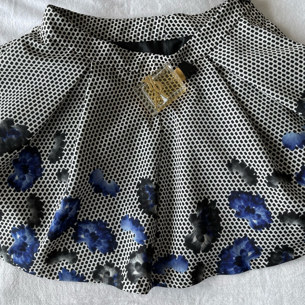 Express Skirt s, Size 10 , Floral